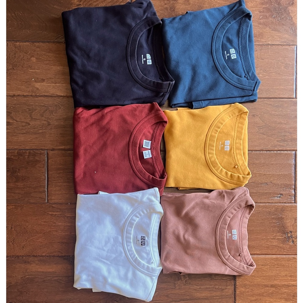Uniqlo “U” crew T